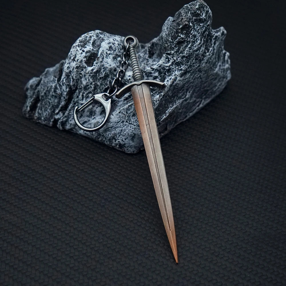 DARK SOULS Keychain Broadsword Sword Key Chain Pendant Keychains for Men Game Accessories Bag Car Key Ring Jewelry Llaveros